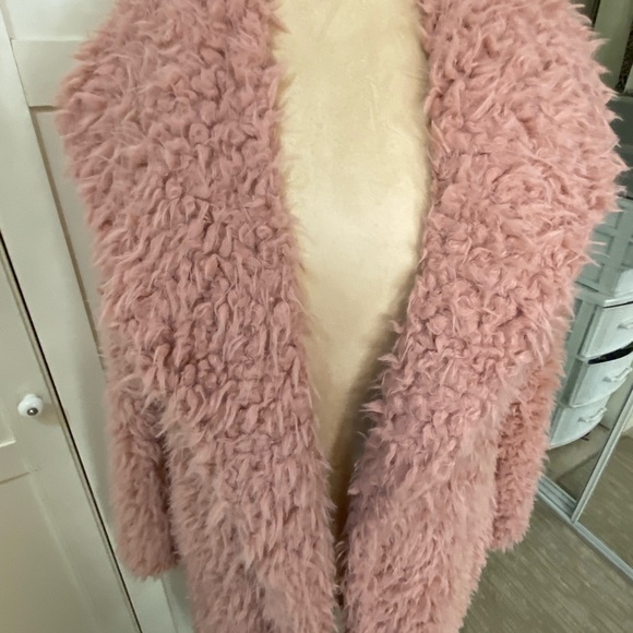 Gorgeous fuzzy pink long coat - Picture 3 of 5